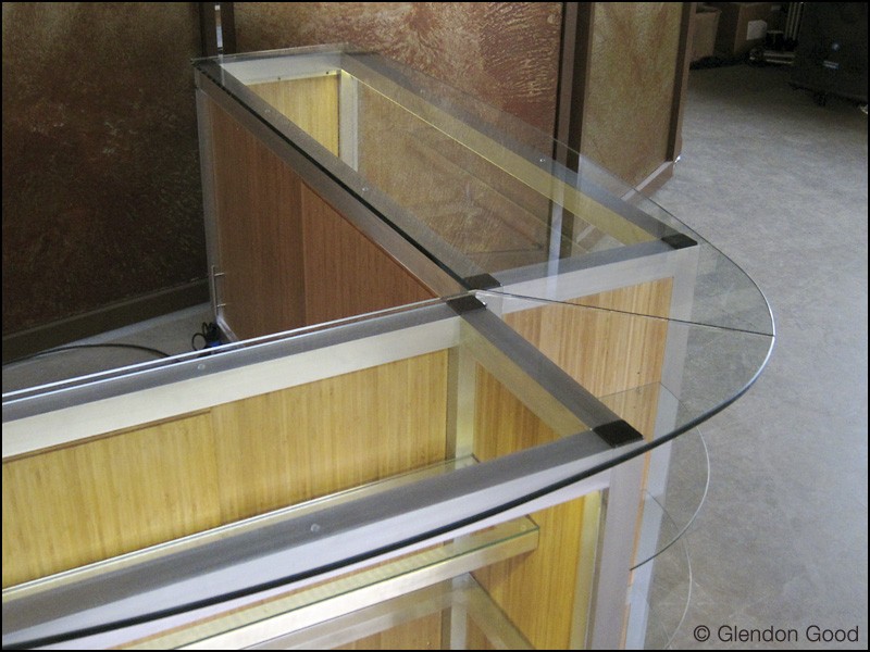 display.cabinet.glass.bamboo.aluminum.1